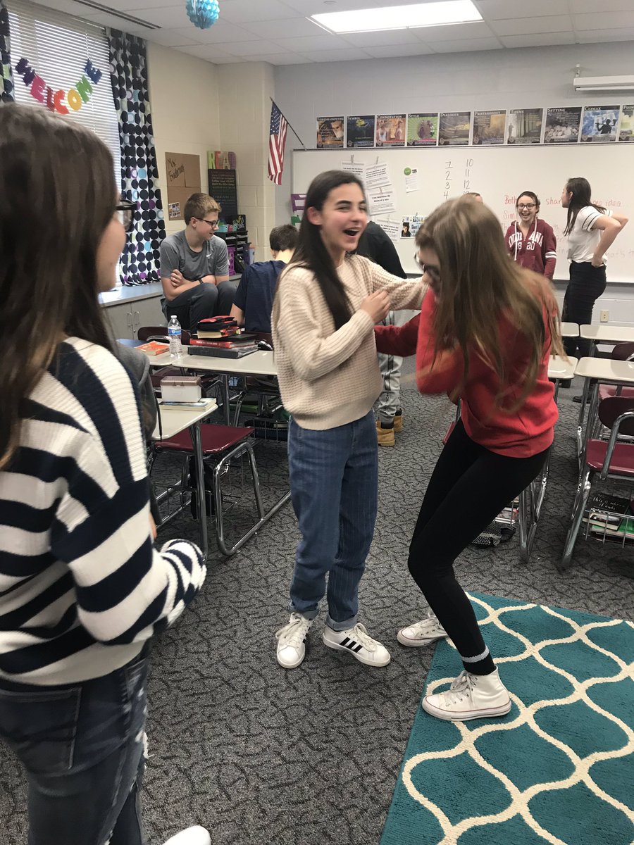 elf9779's tweet photo. My 8th grade honors class did an amazing job with their Midsummer snap today! Yes students flying fairies and a singing donkey are coming soon to class! Thank you Bill! #hc157c#hcms#157cfavorites! #midsummer @chicagoshakes https://t.co/5aOIr2jD58