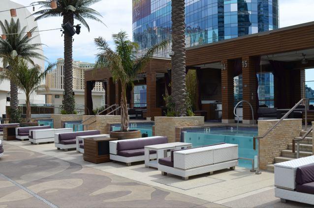 ReynoldsPolymer's tweet photo. Escape the cold at the oasis #pools! #ReynoldsPolymerTechnology manufactured #infinitypool panels for the legendary @MarqueeLV, re-opening for a season of sophisticated #Vegas #pool parties at @Cosmopolitan_LV on March 1st. https://t.co/7X37wRAhBF
#MarqueeDayClub #LasVegas https://t.co/JrxfixgoCW