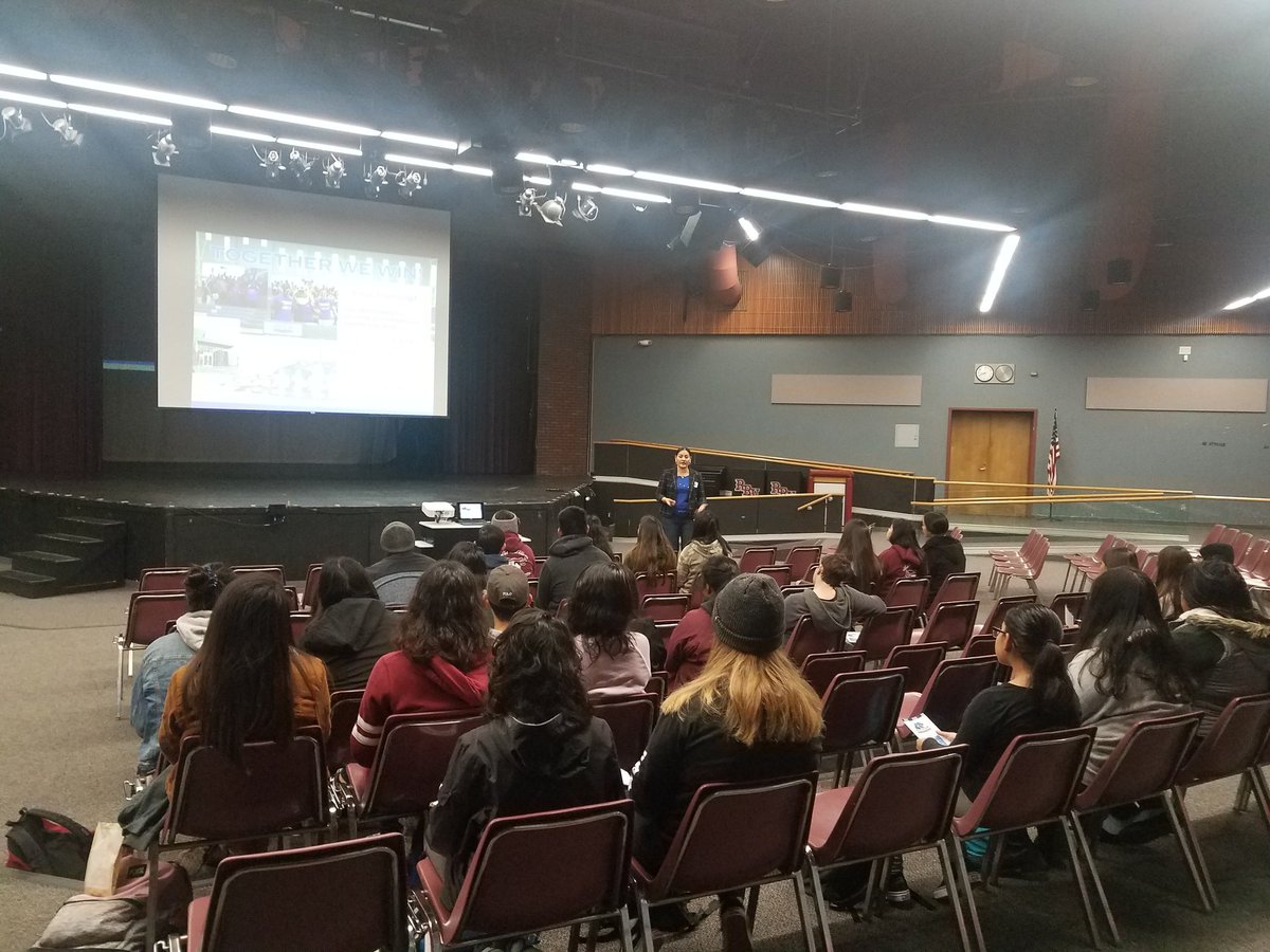 WAVEpact's tweet photo. Thank you @CSUSMCentral @CSUSMONSP for presenting to our @RBVHighSchool Class of 2019. Empowering our students to navigate through admission process, orientation, assessment and housing. @CSUSM @VistaUnifiedSD @SupLinda @VUSDannegreen @DrSteitz #WAVEpact #VistaAtoG https://t.co/xqKP9BtpHY
