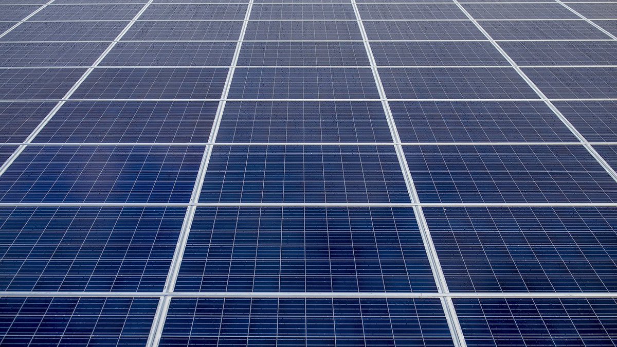 PVCARE's tweet image. Een drukbezocht seminar van de Nederlandse Vereniging van Banken over de financierbaarheid van zonnepanelen op bedrijfsdaken: nvb.nl/bank-wereld-on…

PV-Care heeft goede voorwaarden voor O&amp;amp;M van bedrijfszonnepanelen. Lees ze op onze website: bit.ly/2DLm5ha