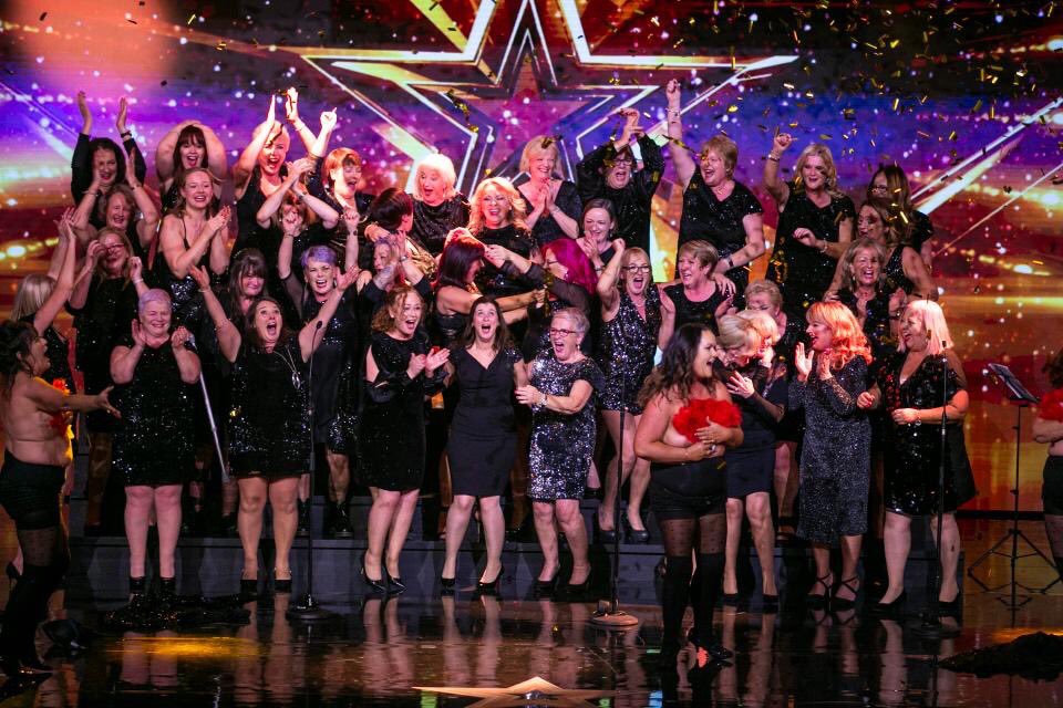 SeaofChange1's tweet photo. On world cancer day we could not be prouder to stand with those affected by cancer. We have all experienced it whether directly or indirectly we are Brave, we are Bruised, we are who we’re meant to be... #allaffected #bodypositive #nocolonstillrollin @RealHughJackman https://t.co/0TbcSA2cOl