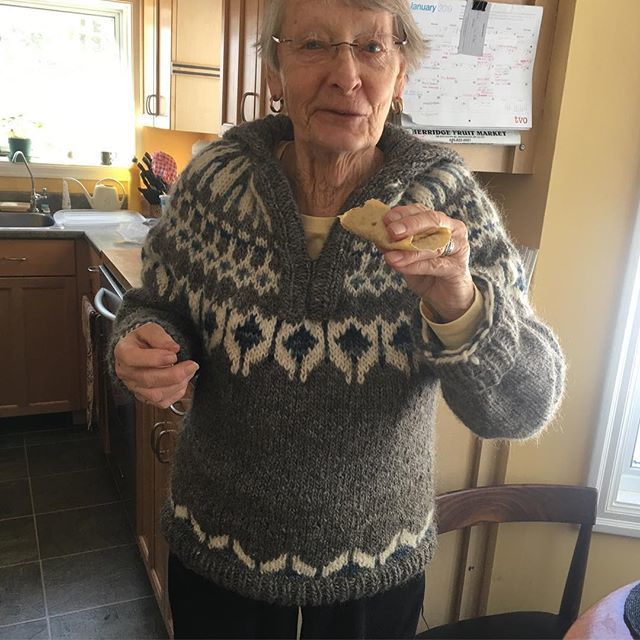VirtuousBread's tweet photo. Bread, cheese and a handmade Icelandic sweater. Perfect when it’s winter! #realbread #realcheese #artisanbread #handmadebread #handmadesweater #handknit #icelandic #icelandicknitting #icelandicdesign #icelandicpattern #icelandicsweater #lopi #alafosslopi… https://t.co/ZWKCwprkAh https://t.co/NToR6GUyyQ