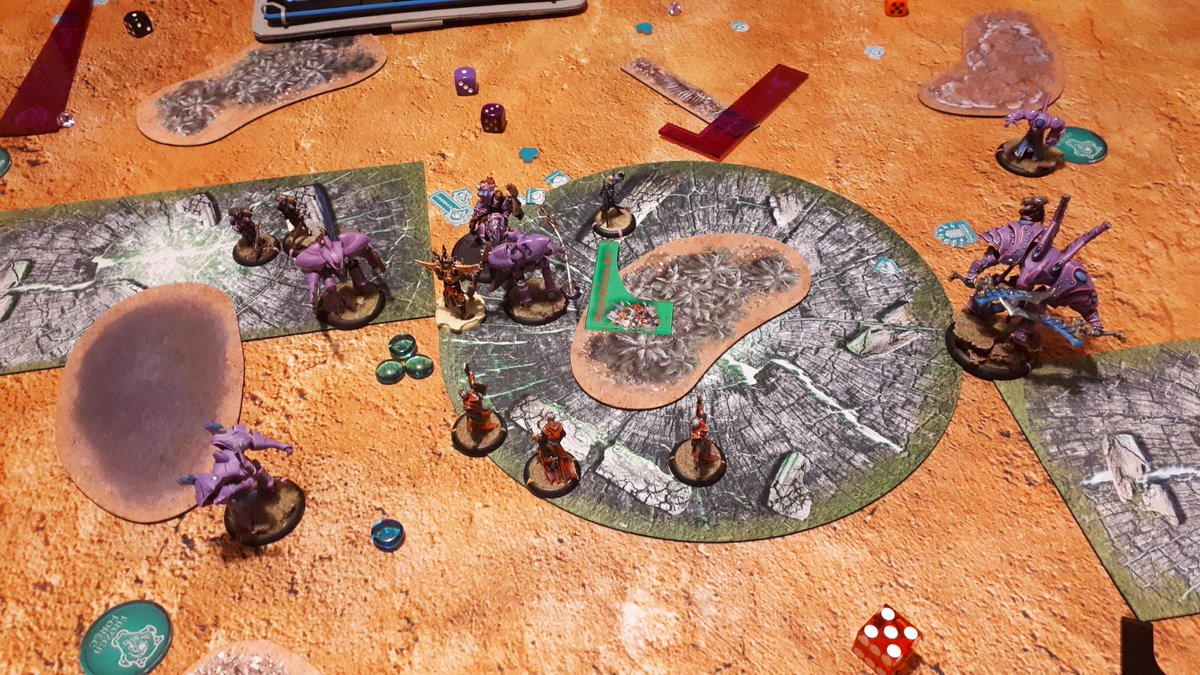 Clobtastic's tweet image. Vyros2 counters hard &amp;amp; Imperatus secures the flank. Hexi is forced to go for the assassination but falls short. Vyros runs down Hexi and  finishes it 8-3 #skorne #retribution @privateerpress