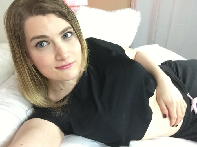 Watch Nikki Winters's leaked NSFW photo on TwXstars