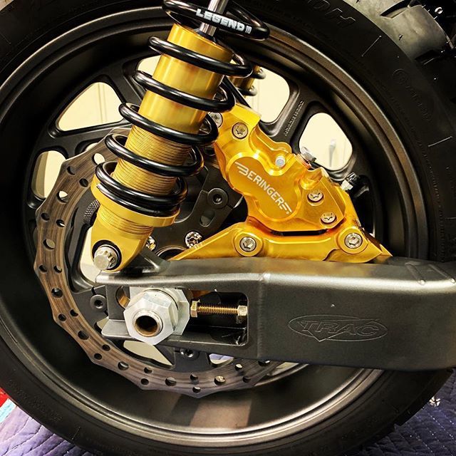 DSBikeShowMN's tweet photo. #Repost @hofmanndesigns
・・・
Monday evening close up. Legend Suspension, Beringer brakes, Trac Dynamic swing arm, Ness wheel and disc and wrapped with a Pirelli tire. When you want the best, you need to work with the best. #hofmanndesigns #precisionm… https://t.co/7MF1kl99ZX https://t.co/KPFUYH8pFo