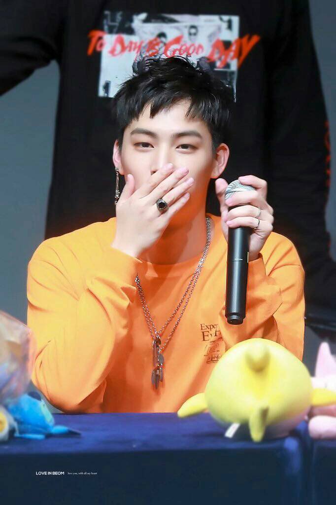 Sanimja's tweet photo. @GOT7UPTODATE @mintwasineerat @GOT7Official ...Jaebeom❣️... Would you like coffee ,Tea or me ??😘.                #GOT7 #갓세븐
#JB #Limjaebeom #LeaderLim #LeaderJB #JBGOT7 
@GOT7Official https://t.co/YAez2oAbfm