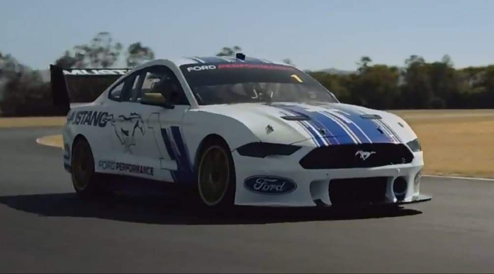 MichelleDuthie's tweet photo. @FabianCoulthard @smclaughlin93 Your chariot awaits 👌 that's one beautiful girl 😍
#FabPack #vasc #ford #Mustang #shellvpowerracing https://t.co/jZnYavGloE