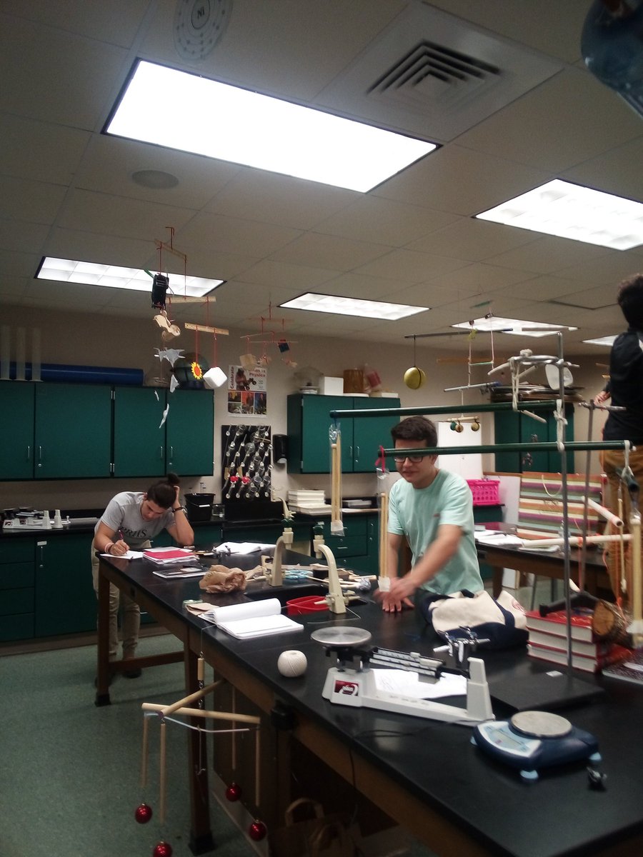 NextGreatThingx's tweet photo. One of my favorite days of the year:
#APPhys mobile projects identifying center of mass and balanced torque @PalmettoRidgeHS @ccpsSTEM @ccpssteam @CCPS_AdvStudies https://t.co/R5bafdQsIr