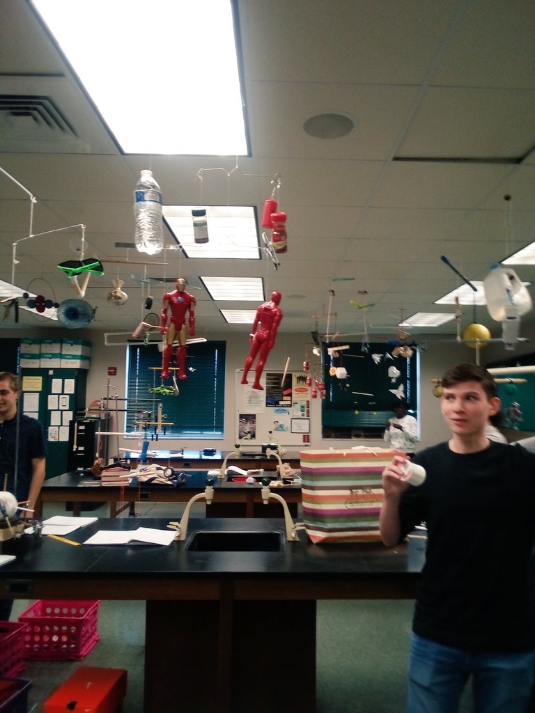 NextGreatThingx's tweet photo. One of my favorite days of the year:
#APPhys mobile projects identifying center of mass and balanced torque @PalmettoRidgeHS @ccpsSTEM @ccpssteam @CCPS_AdvStudies https://t.co/R5bafdQsIr