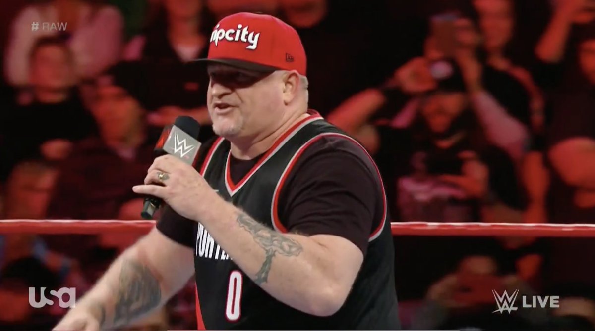 JoseLothario's tweet image. Fred Durst looks like fucking shit