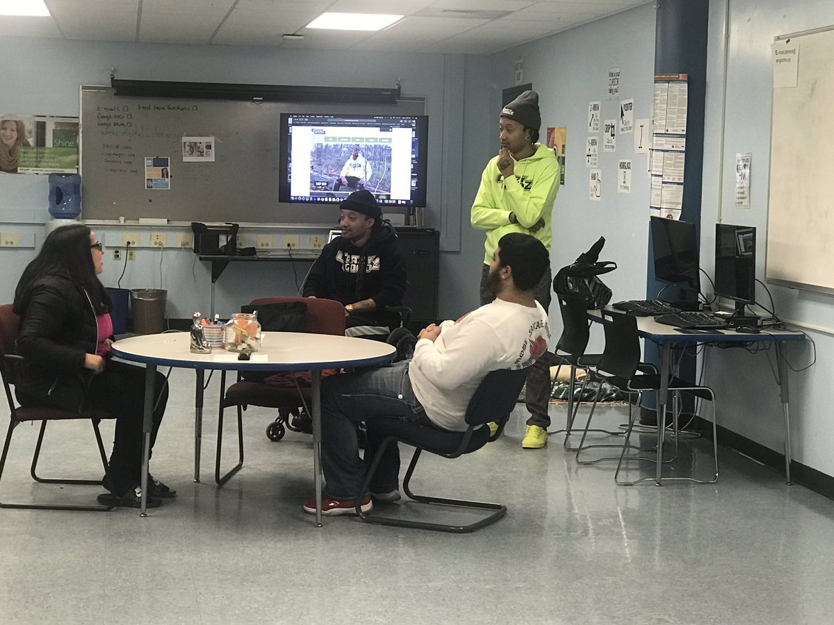 @crazygoodz talking about the value of entrepreneurship and business with BusTech scholars at the @TheEnglishHS in order to kick off CTE month!! @BPSCareerTechEd @MAVAKevinFarr