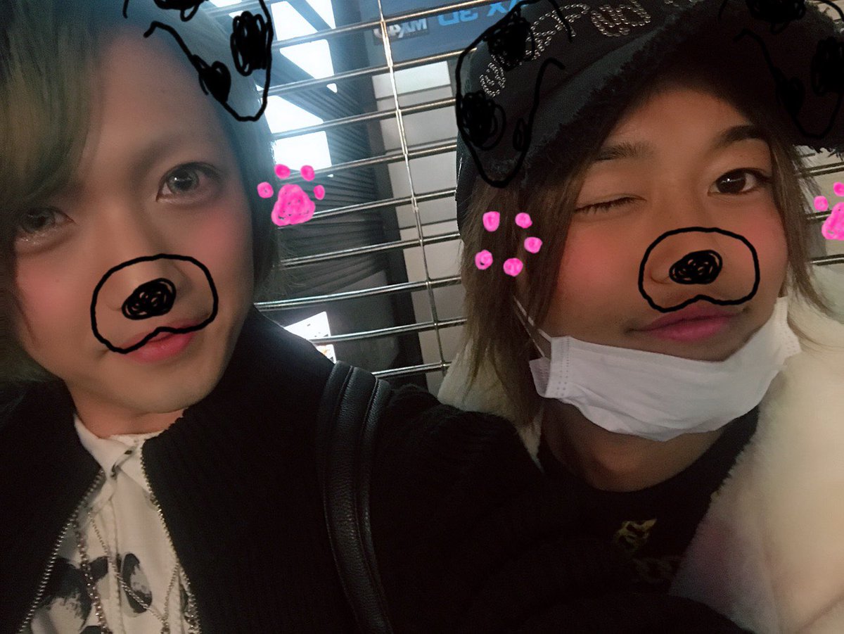 WithAran9's tweet photo. おはようございます。
僕の好きな女性のタイプは結膜炎でサングラスかけちゃう人がタイプです。
もう家帰って寝るよ！
って言いたいからです
わけわからないですね。
僕も訳がわからないです。
皆さん本日も頑張りましょう！ https://t.co/SXiJnWelnK
