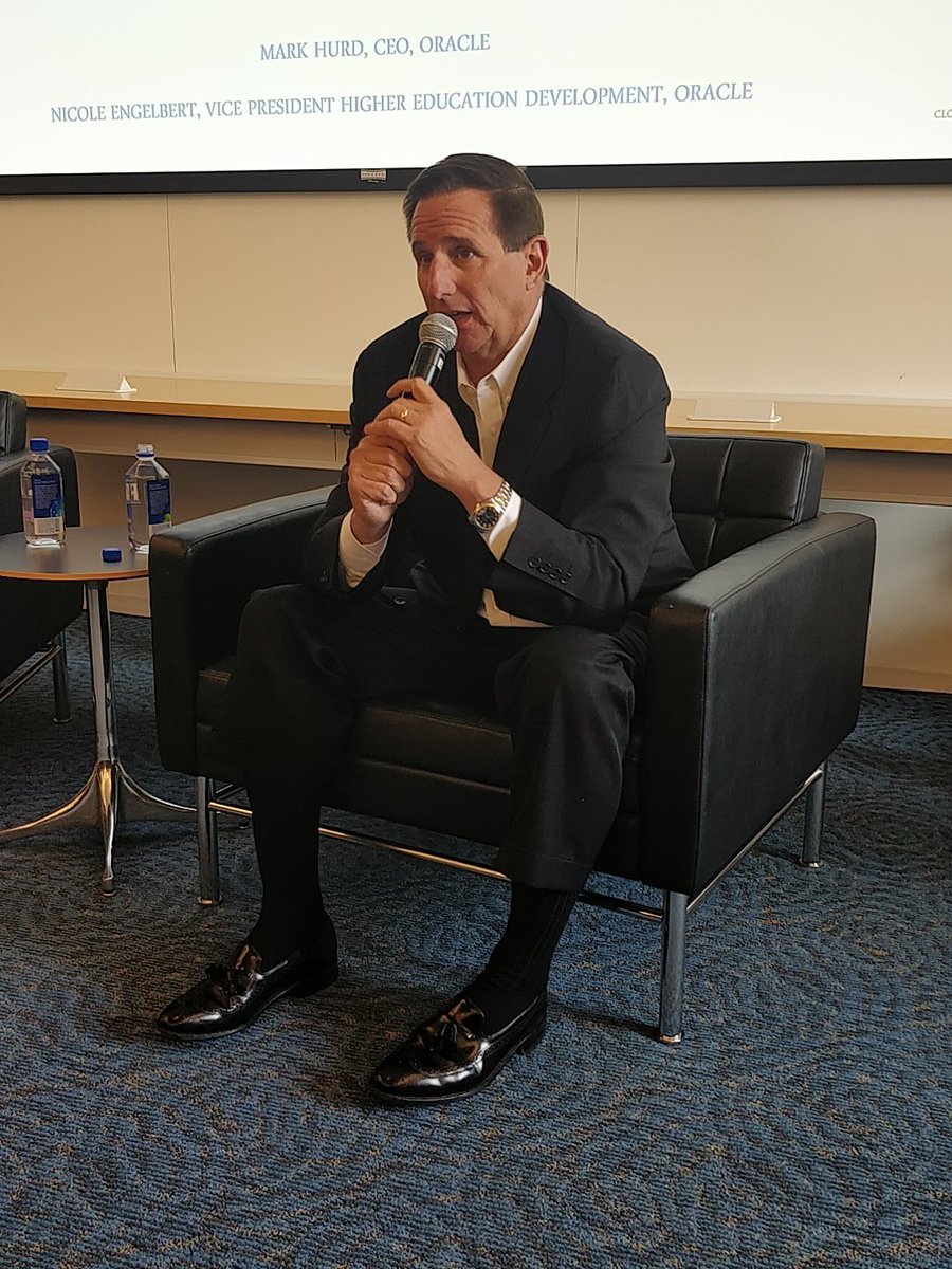 jane_broad's tweet photo. @MarkVHurd explaining the inspiration behind the acquisition of #vocado now @oracle #studentfinancialplanning #sfp. Even more opportunities when you start to combine it's functionality with CX capabilities. #HEUGCloud19 https://t.co/YRWUdy3SJX