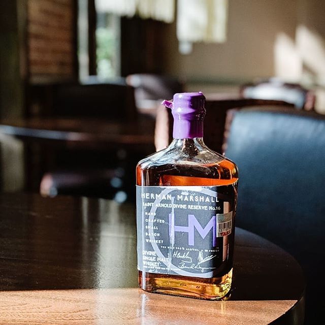 *New Product Feature*
.
Herman Marshall Devine Reserve // @hermanmarshall
.
Herman Beckley and Marshall Louis of Garland, Texas’s Herman Marshall Distillery have managed to produce a uniquely Texas spirit by finishing their straight bourbon whiskey in be… bit.ly/2SvCJZW