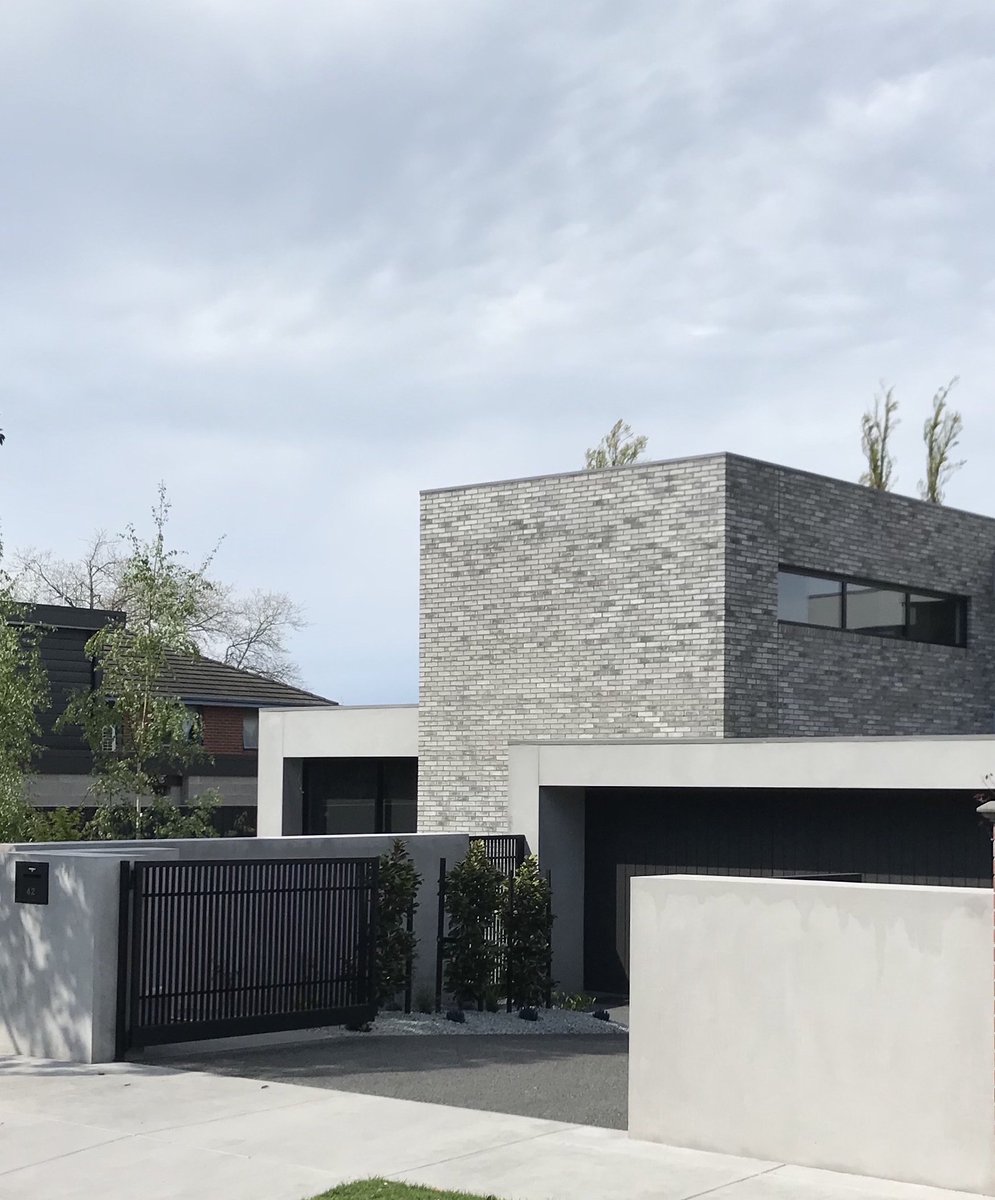 robertsonsbps's tweet photo. The texture, colour and unique shape of Petersen D91 bricks create a timeless, yet bold new home in Kew East.
@petersentegl @herbertandhowes @semkenlansdcaping
#robertsonsbuildingproducts #bricks #brickstory #petersentegl #petersenbricks #kew #kewhomes #architecturelovers https://t.co/VOQzbYCgP7