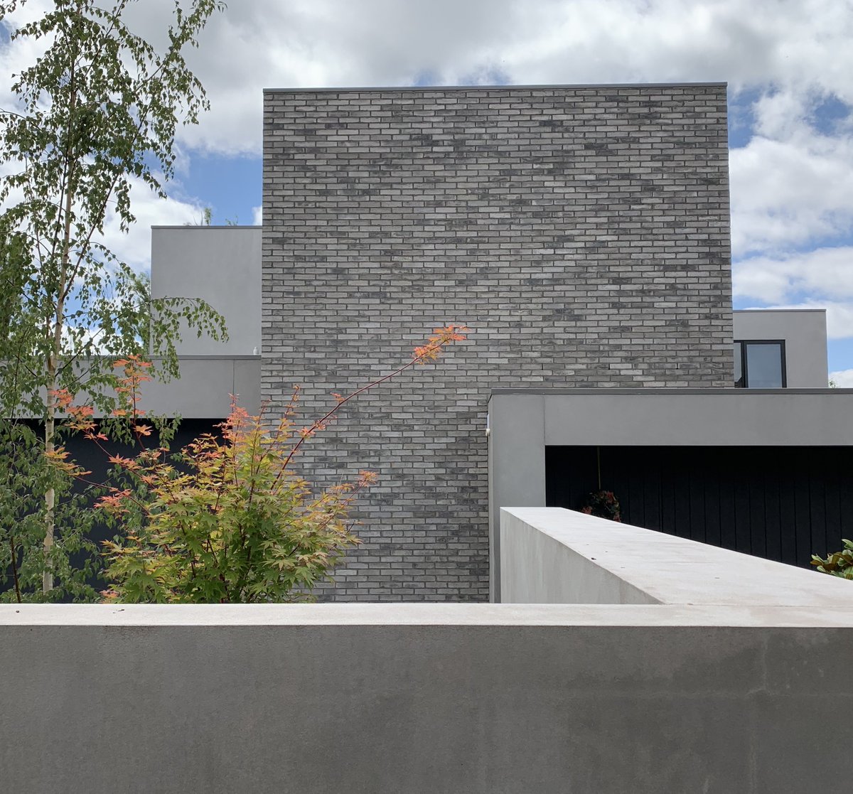 robertsonsbps's tweet photo. The texture, colour and unique shape of Petersen D91 bricks create a timeless, yet bold new home in Kew East.
@petersentegl @herbertandhowes @semkenlansdcaping
#robertsonsbuildingproducts #bricks #brickstory #petersentegl #petersenbricks #kew #kewhomes #architecturelovers https://t.co/VOQzbYCgP7