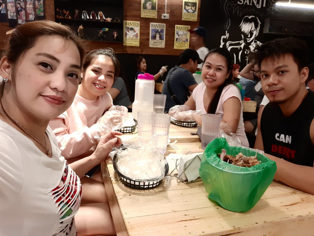 Lanie1289's tweet photo. unli wings ☺️😁 
@docwings https://t.co/JBPaZikdH2