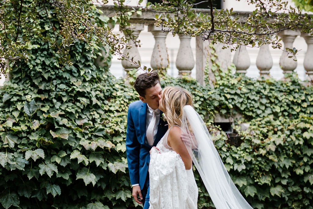 BigCityBride's tweet photo. Major heart eyes for these lovebirds! 😍 |📷 Anna Zajac Photography https://t.co/YGx3QOoIGn