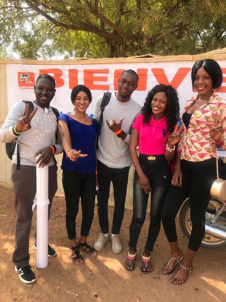 oury_kamissoko's tweet photo. Nous y sommes!!!
Motivé dans une lutte humaine les @RJASRPFMALI participent au festival sur le Niger afin de faire de la capture du dividende démographique une réalité au #Mali merci à #SWEDDMALI à @IntraHealthMali https://t.co/lRBlMYj9a9