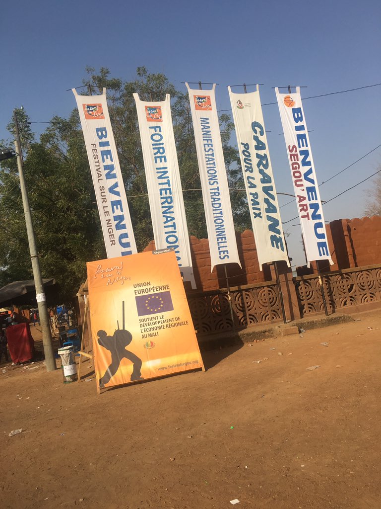 oury_kamissoko's tweet photo. Nous y sommes!!!
Motivé dans une lutte humaine les @RJASRPFMALI participent au festival sur le Niger afin de faire de la capture du dividende démographique une réalité au #Mali merci à #SWEDDMALI à @IntraHealthMali https://t.co/lRBlMYj9a9