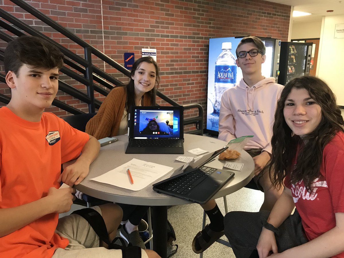 KMac1020's tweet photo. Students showing flexibility and coming together to work as a team...#kmacproud #Skypeclassroom #OEHawks https://t.co/BUegbywy4U