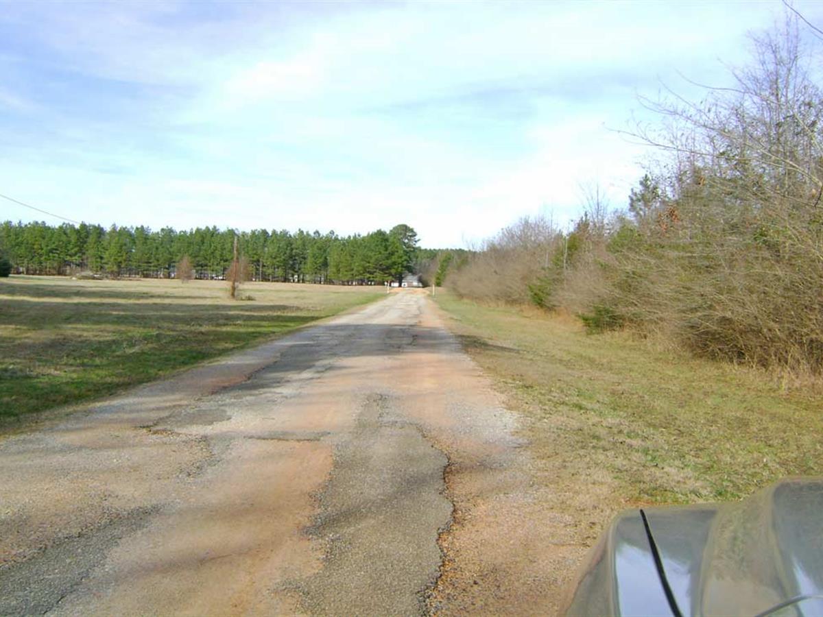 Showcase Property: Attention developers/investors! 144 +/- acres of prime development #land located in the city of Centreville, AL, with over 800 ft. of frontage on HWY 219 and only a block off State HWY 82. Offered by <a href="/butlerland/">thebutlerlandman</a>. fli.pe/WFI430nzZza #realestate #LANDFLIP