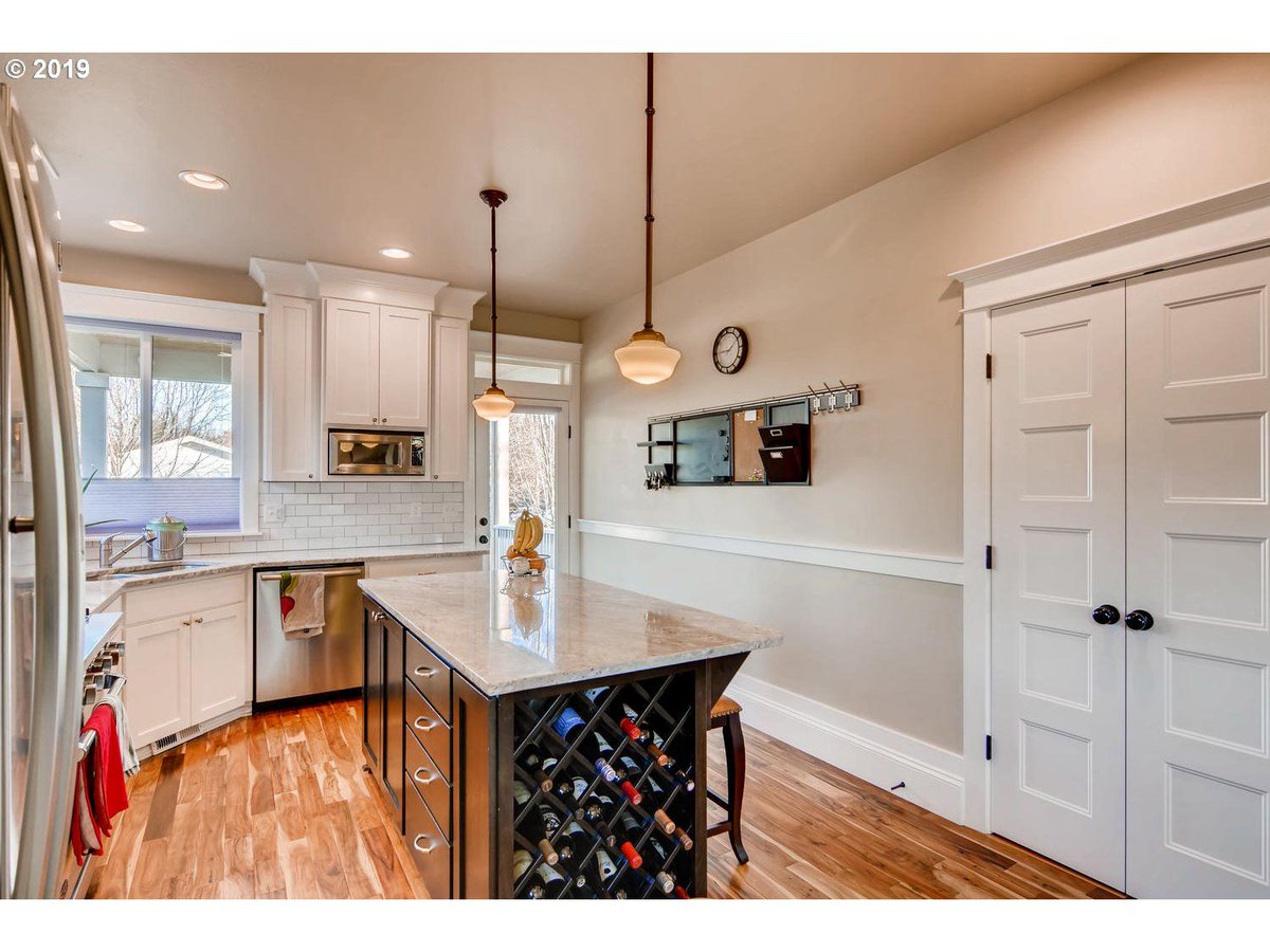 MMaidaRealtor's tweet photo. Woodstock Dream Home with Mother-In-Law Suite. https://t.co/OPGqZvO4lz #PortlandRealEstate #Woodstock #5Bed #3bath https://t.co/n1uYZ0I7ka