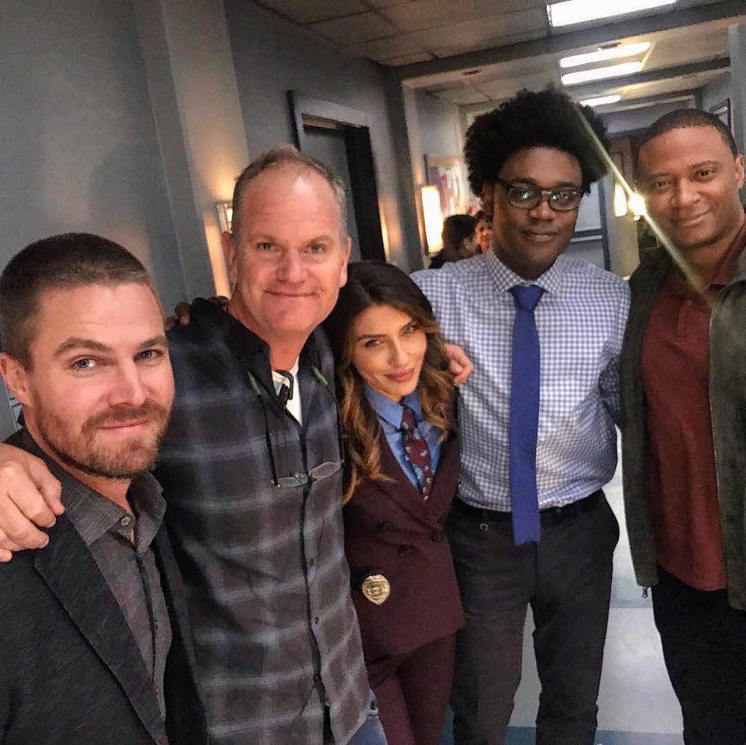 JulianaHarkavy's tweet photo. The #150th episode of #Arrow airs tonight! 🎉🏹💚 #EmeraldArcher was written by @MarcGuggenheim And #EmilioOrtegaAldrich and directed by @Glen__Winter. I’m wearing a tie for the occasion, of course. 😎🤟 

Tune in at 8/7c on @thecw! https://t.co/DIAlfvAV5s