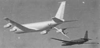 KalteMalte53's tweet photo. Air Refueling of some rare visitors from the past #airtanker #refueling #telecharger #Luftbetankung #U2 #SR71 #KC97 #potn #planesonthenet #avgeeks https://t.co/ssGYSLkCgW