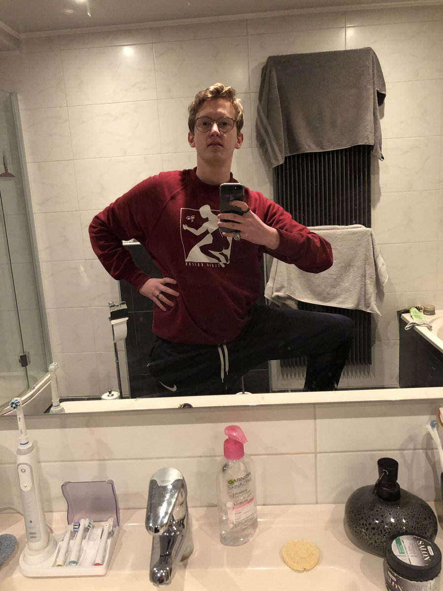 MaximMeukens's tweet photo. Felt cute might delete later 🙈😻 https://t.co/iNFAfkpsJH