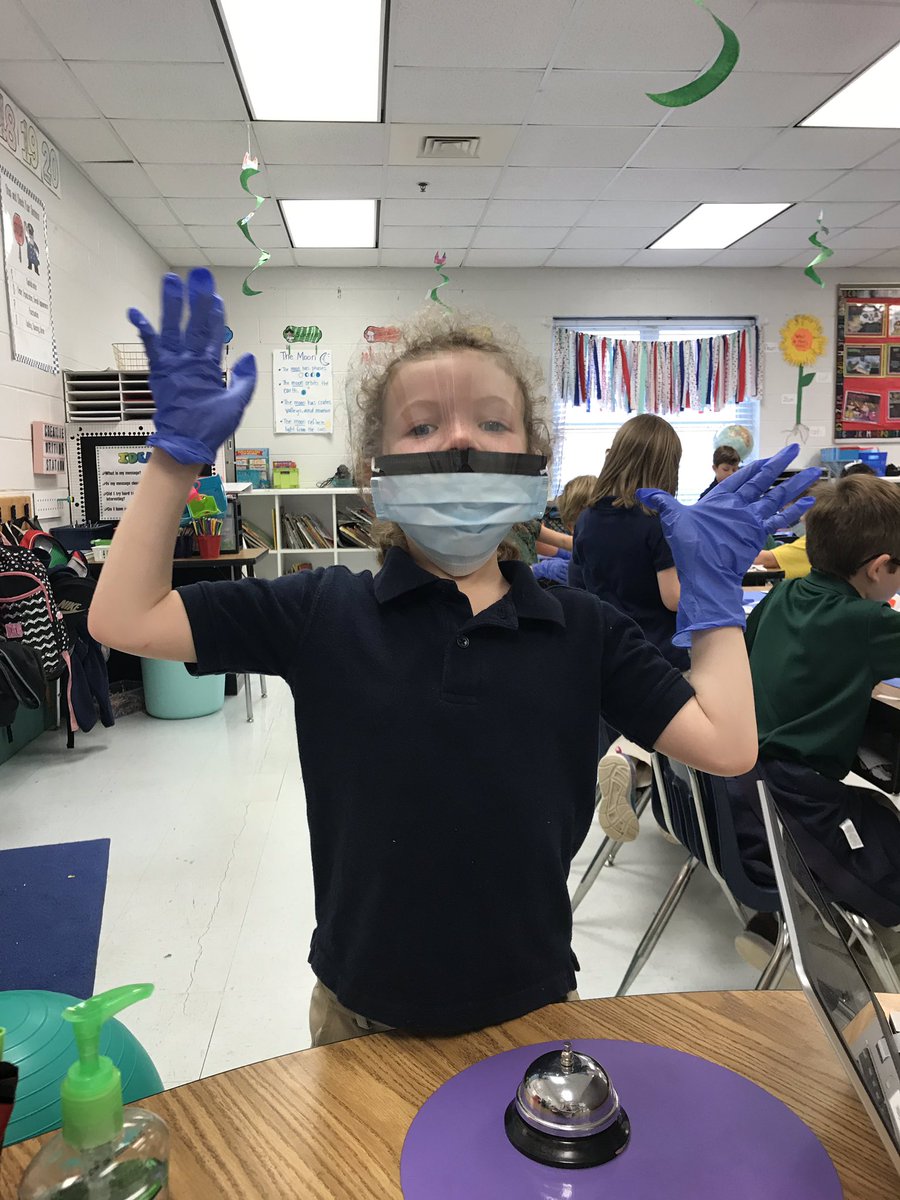 HayaskiKristen's tweet photo. I had a class full of surgeons today! My Firsties had so much fun doing “contraction surgery” by carefully removing the letters they didn’t need and piecing them together with a band aide as the apostrophe. #Pinterestproject #firstgrade @GlendaWarren15 @JETurnerSchool https://t.co/eqY9jZc1Ln