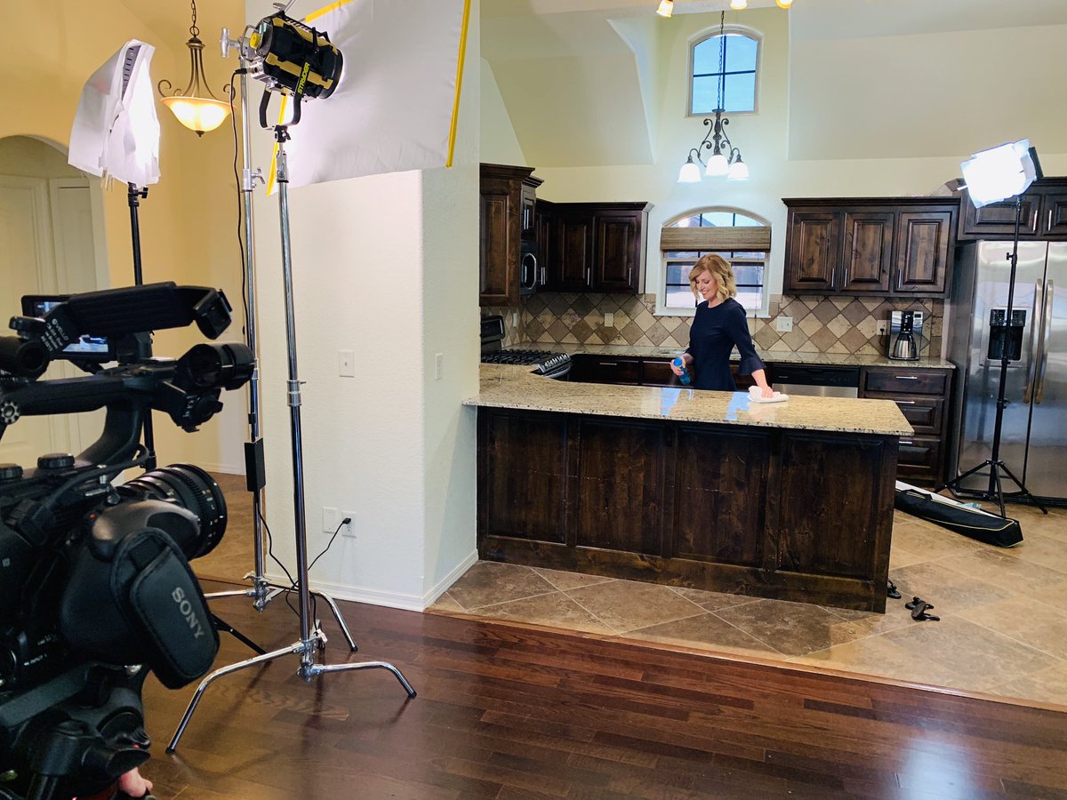 BodHighPro's tweet photo. We loved working with Victoria at @CollierHomes. Great weather and even better people! 😎🎬🏠

#Arkanasas #RealEstate #TV #Commercial #Shoot https://t.co/HHpf5puGQ5