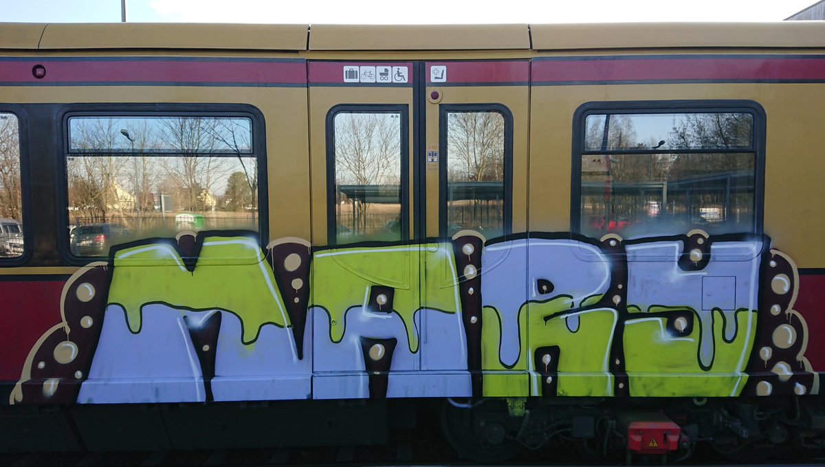 TrainsBB's tweet photo. #MARY &amp; #BORAT
#Aktuell auf der S5 unterwegs

#current #artwork #berlin #color #db #graffiti #painting #streetart #sbahnberlin #sbahn #spraytrain #stadtbahn #trainart #trainbombing #trainwring #train #urbanart #zugliebe https://t.co/B3Q5ZkaEcn