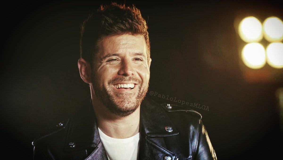 “Eres risa y eres más que una canción...” 
No se olviden de sonreír, tanto o más que este hombre libre y canalla!! Mañana ya saben, más audiciones... 😉