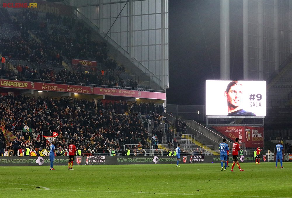 RCLens's tweet photo. 📸 L'ambiance de Lens - @ASBeziersFoot 
Toutes les photos ▶️ https://t.co/QPJ6UoBCQ3 #RCLASB #rclens https://t.co/oiFA07OZZF