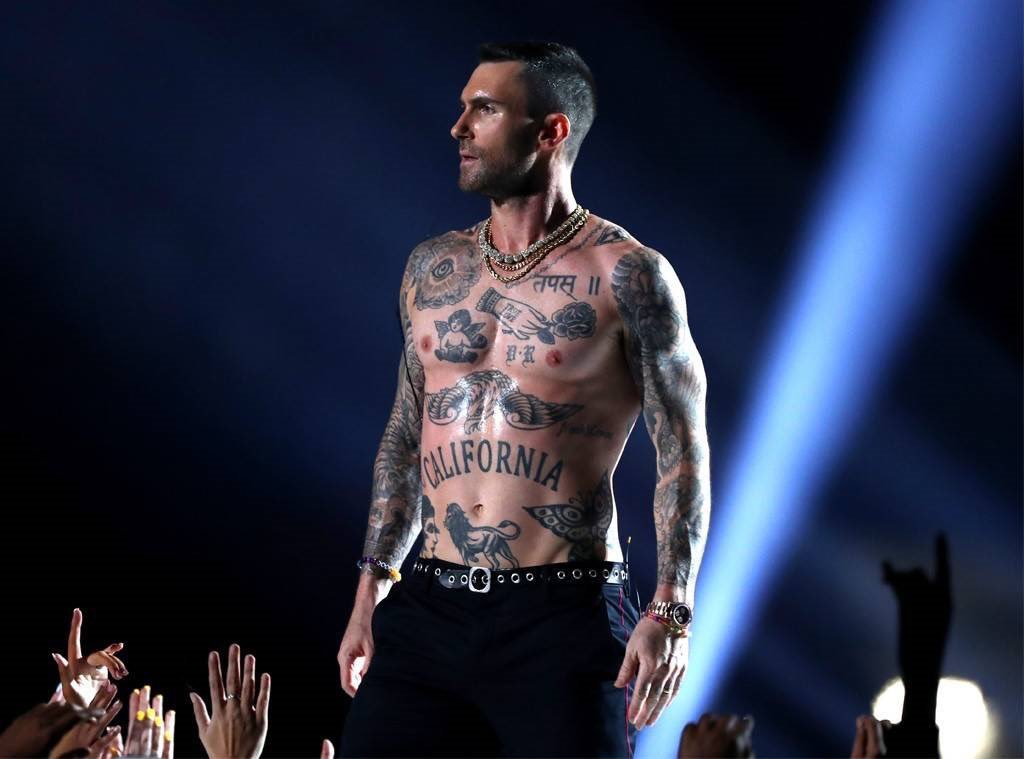 Abbi Crutchfield on X: "Adam Levine looks like he is in the movie called Memento starring Guy Pearce only it would star Adam Levine and what if that character also sang falsetto?
