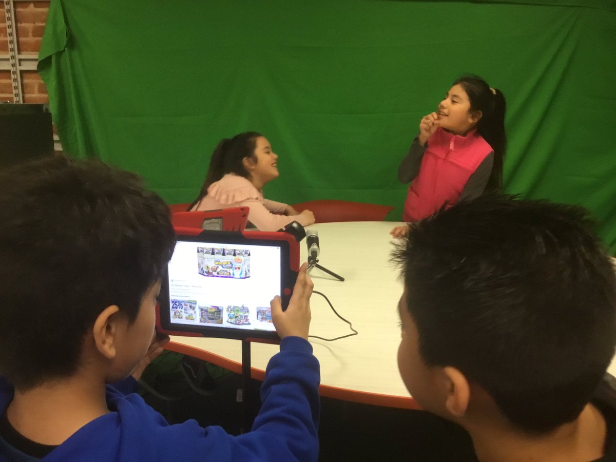 DoInkTweets's tweet photo. RT @Tsaytweets: More #TechnoTiger action next YouTube stars creating video using @DoInkTweets green screen drone making a delivery and making on the circuit #maker space https://t.co/zBafoNtf2t #doink #greenscreen