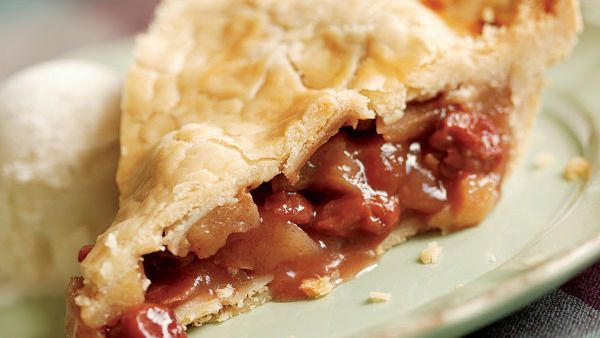 #ApplePie with Poached #DriedCherries from @FineCooking? Yes please!! buff.ly/2Svg3co #StoneridgeOrchards #DriedFruit #Organic #AllNatural #MontmorencyCherries #Cherries