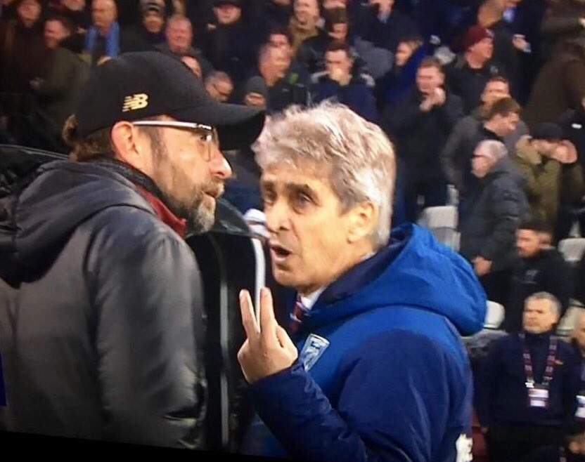 DallasHammersTX's tweet photo. “Stop complaining you twat! That linesman robbed @WestHamUtd of 2 points... not you!” #PellePower #robbedofpoints #whtid #TexanCockneys #WHUVLIV https://t.co/3SlLNoN4z7