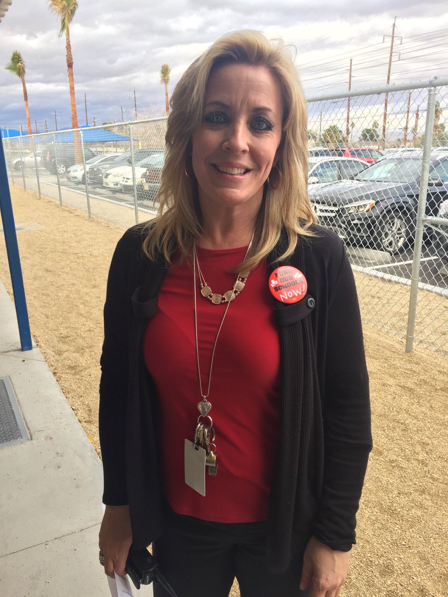 F_Wells's tweet photo. #FundOurSchoolsNOW https://t.co/kGYH3JM7em