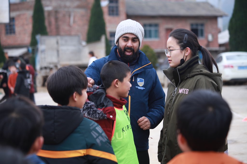 Kholia24's tweet photo. #PassingHope ⚽️| Chinese new year today and remembering my trip to #Guizhou 2 weeks ago.
Amazing experience delivering an education programme @ Pilin Junior School 皮林小学. First time they received any sort of PE. Working with students to translate games and fun activities. https://t.co/IfIwIYGXWu