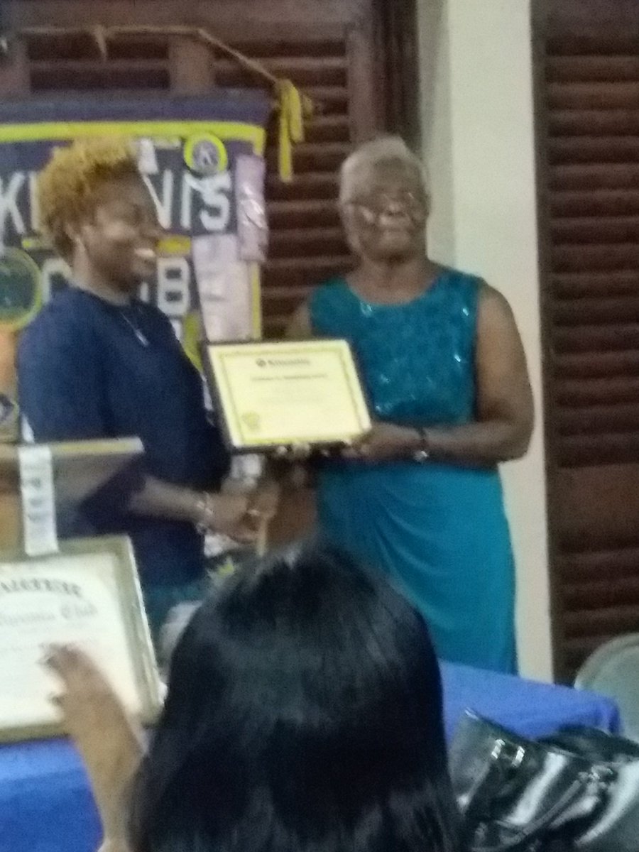 KrisKerr46's tweet photo. @ECCJA  Mrs Marilyn Belnavis of Roehampton Basic School is being awarded  by the Kiwanis Club of Anchovy/Cambridge for over 40yrs of service https://t.co/a1bbuggP9q