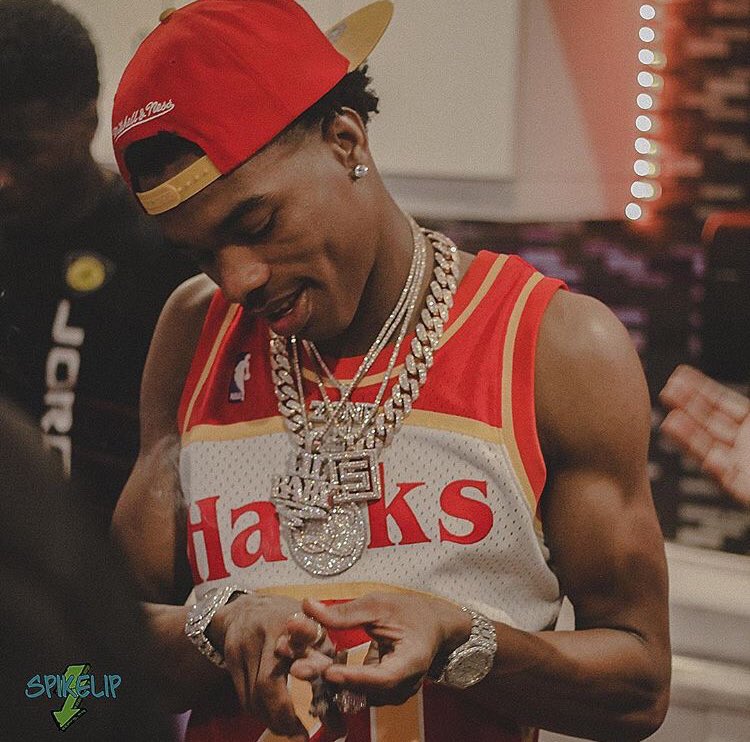 561rob_'s tweet photo. Who Better Yb Or Lil Baby ? 🐍 💰 https://t.co/CHNI43IEz2