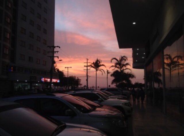 houdsmarc's tweet photo. this afternoon airport view. goodbye mansfield, now let’s get worldwide 🌍 https://t.co/8NVciUOW7q