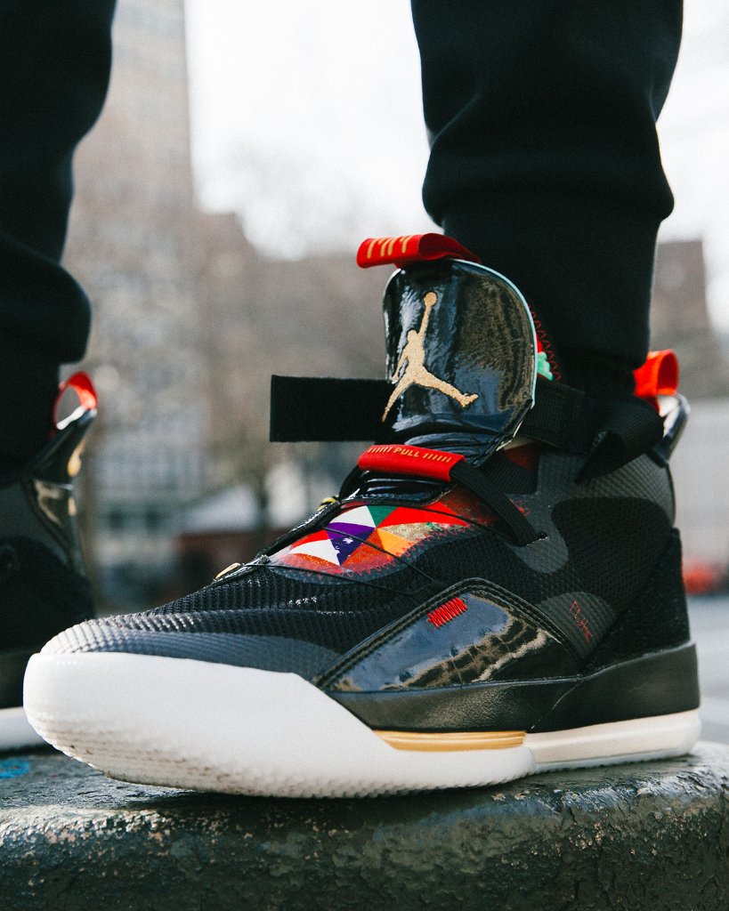 jordan 33 blackout on feet