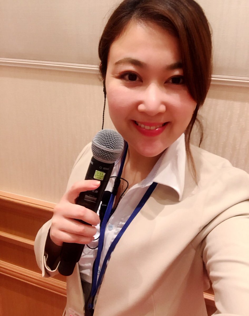 花崎阿弓 フリーアナウンサー V Twitter マイクを持つと元気になる マイクの前では 自分が一番 マイクを話すと 自分は底辺 アナウンススクール 習った