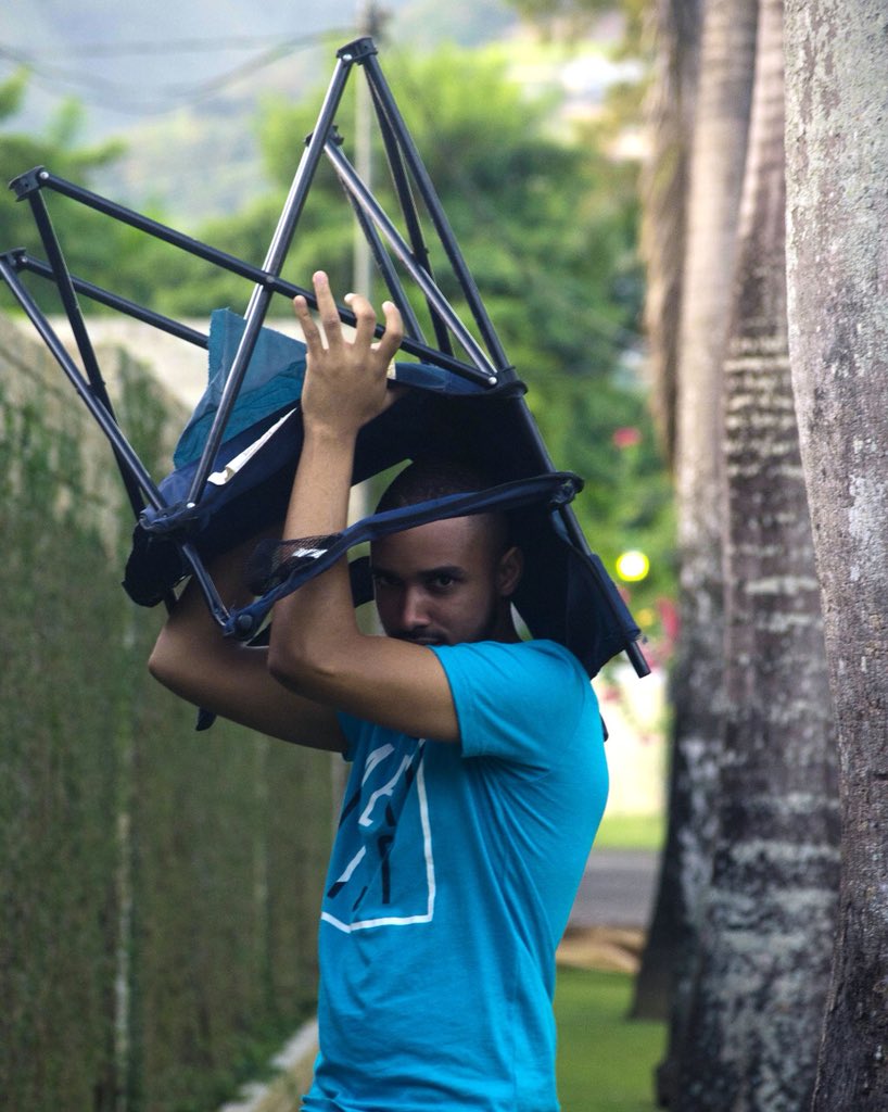 SEdwardsMedia's tweet image. Rum tell meh to pick up something ! 

Anything 🗣🗣🗣

#runwidit 🏃🏾
#sedwardsmedia