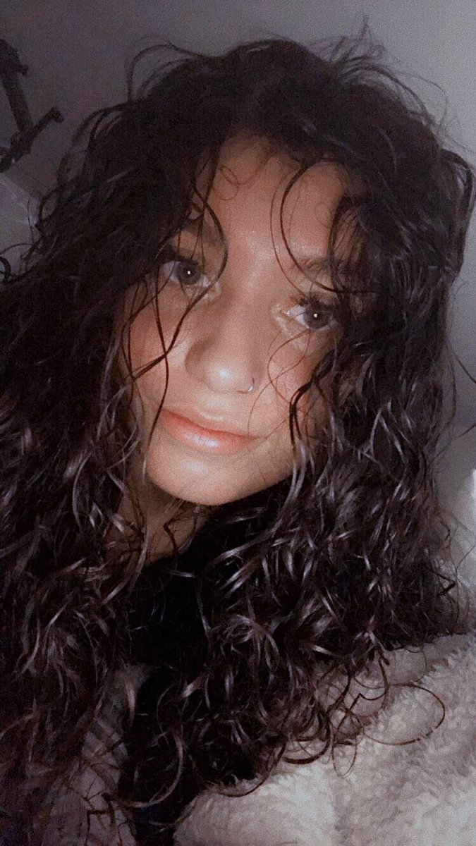 ashia_coleman3's tweet photo. after spending the majority of my life HATING my natural hair and causing so much damage from constantly straightening it, itβs now healthy again and Iβm finally comfortable embracing the curlsβ¨#learningselflove https://t.co/lLaSDxqlEm