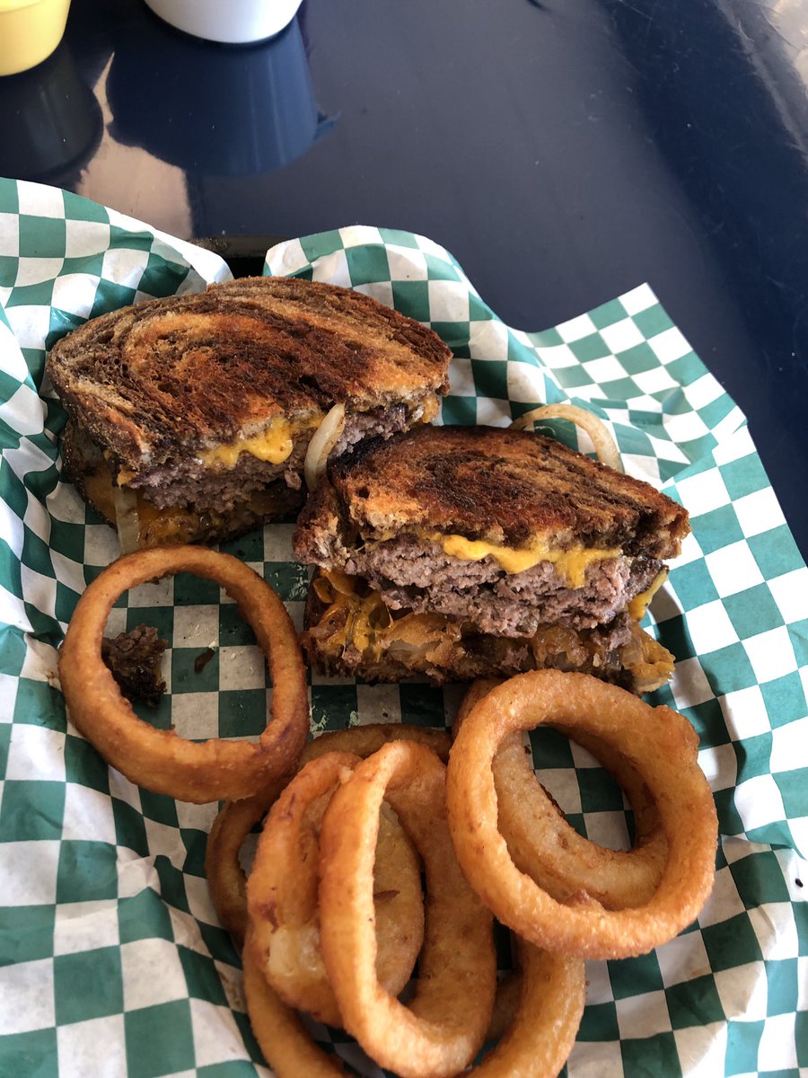 This week’s burger of the week is our version of a classic! Come on in and enjoy our Patty Melt Burger! Our speciality burger topped with cheddar cheese, grilled onions, and served on marble rye bread! 😍😍😍 #AddTheOnionRings #SaveRoomForPie