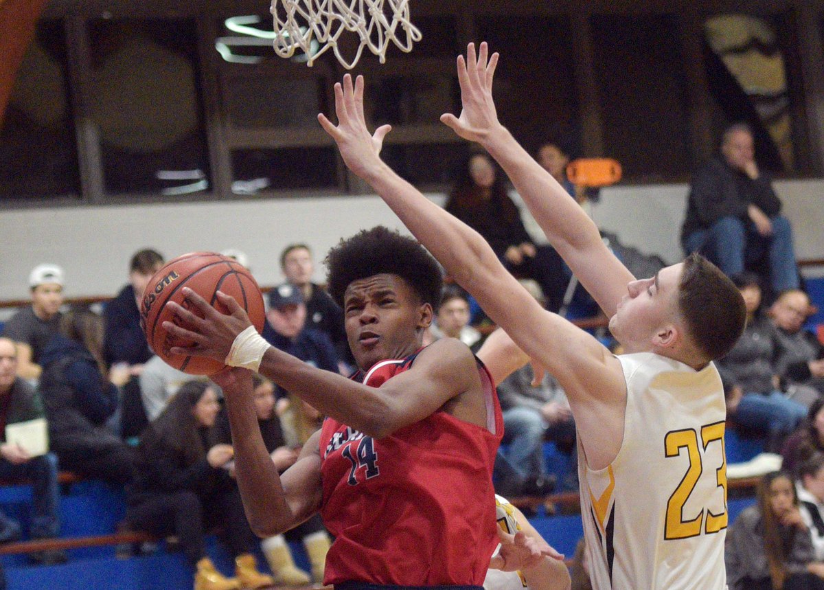 Pioneer_Press's tweet photo. Boys basketball notes: Jordan Diaz, Kris Amon help Elmwood Park dispatch Guerin https://t.co/k04Fzimb1t #PioneerSports (via @reaven_steve) https://t.co/DZFIzgg9aY